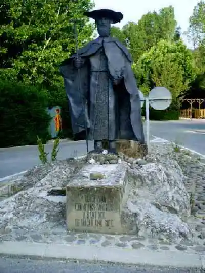 Statue qui représente la réunion des 3 chemins -  Camino Frances